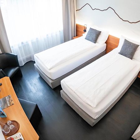 Hotel Merkur - West Station Ιντερλάκεν Εξωτερικό φωτογραφία